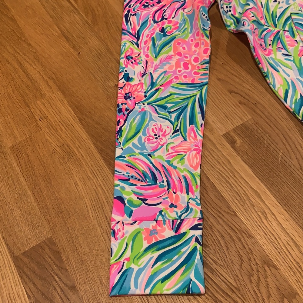 Lilly Pulitzer UPF 50+ Skipper Popover. Small. - Picture 3 of 3